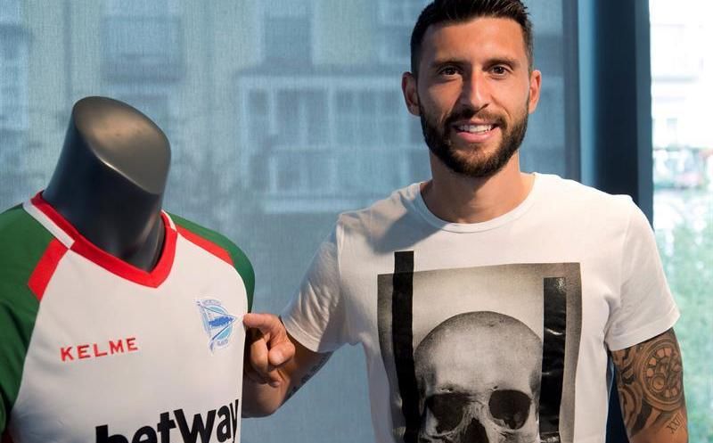 El Alavés pierde durante varias semanas a Borja Bastón