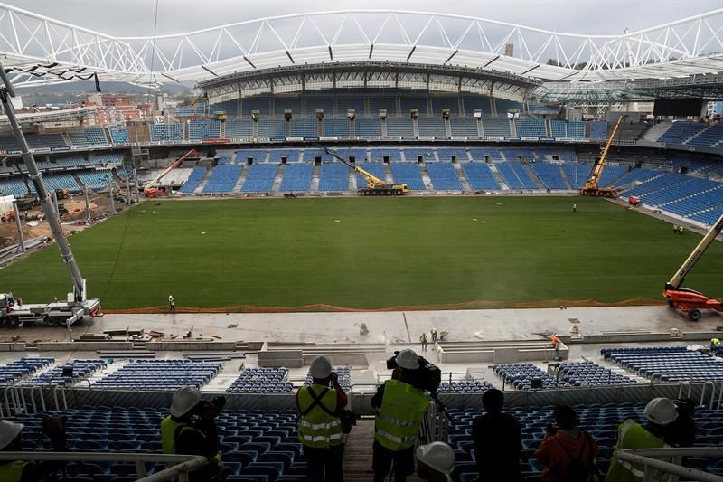La Real Sociedad estrena su campo ante un Barcelona que al que se le atraganta Anoeta