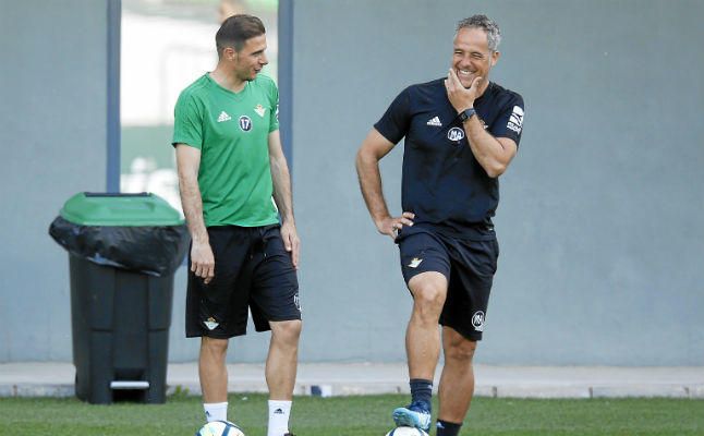 Con el "gusanillo" por lo que viene