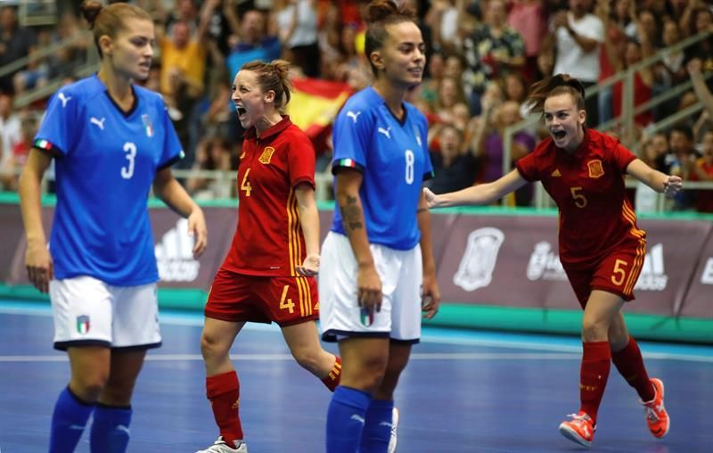 España golea también a Italia (6-0) y se mete en la fase final