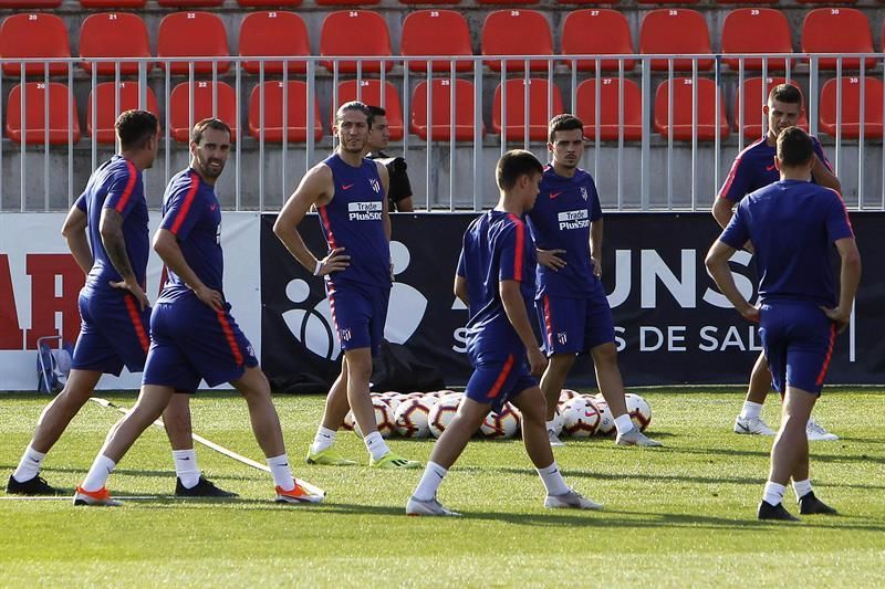 Simeone recupera a Lucas y mantiene de baja a Arias, Savic, Kalinic y Vitolo