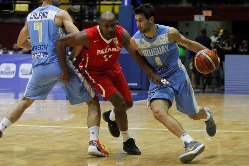 Michael Hicks se mantendrá activo jugando en la liga de baloncesto en Panamá