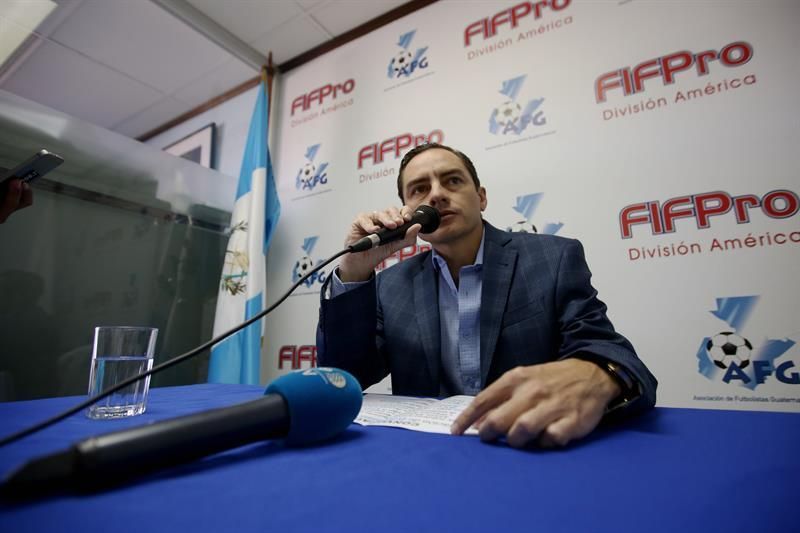 Futbolistas de Guatemala van a paro indefinido para lograr contratos justos