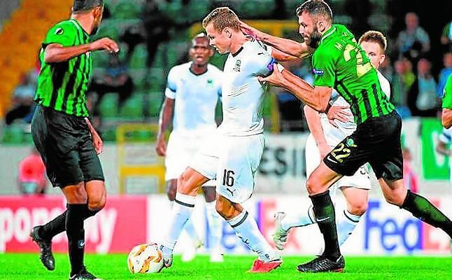 El Krasnodar gana 0-3 y asalta la segunda plaza