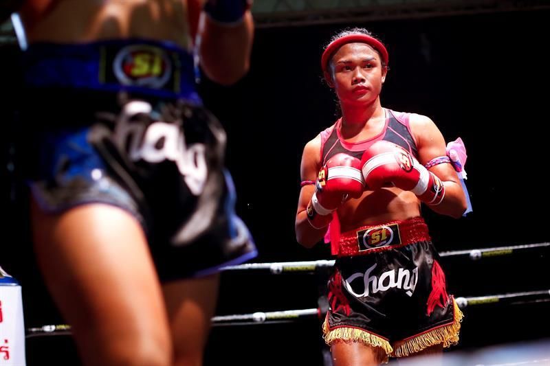 La trans tailandesa que combate la discriminación desde un ring de Muay Thai