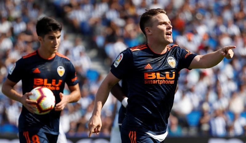 0-1: El Valencia reacciona en Anoeta y consigue su primera victoria en Liga