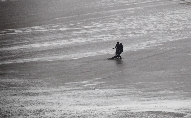 Una surfista brasileña logra el récord Guiness en la playa donde casi pierde la vida
