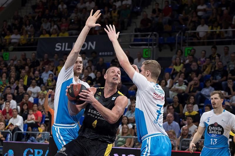 78-52: Trabajado triunfo del Tenerife ante un Obradoiro suma primera derrota