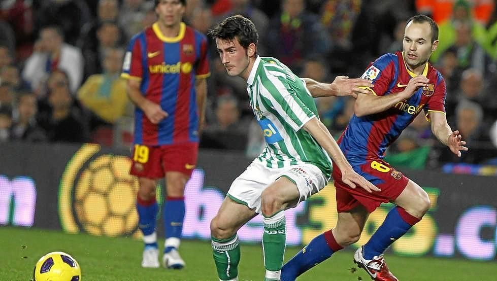 Ocho años del debut de Miki Roqué con el Betis