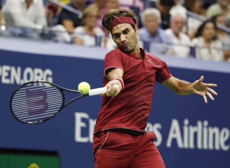 Federer elimina a un brillante Bautista y pasa a cuartos en Shanghái