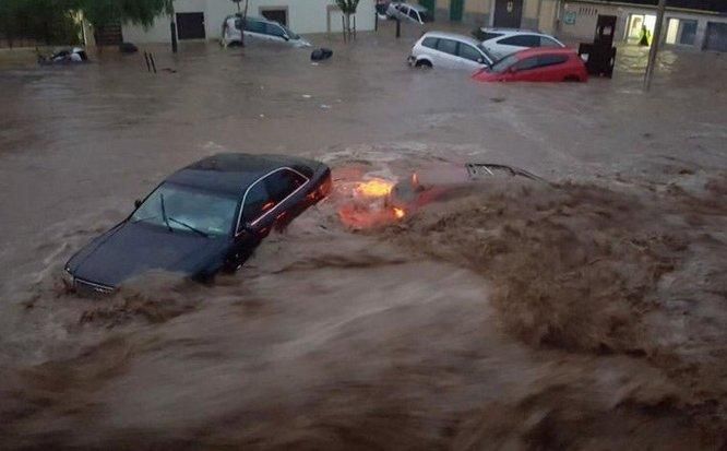 Sevilla y Betis se solidarizan con víctimas de las inundaciones en Mallorca
