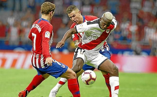Luis Advíncula, en el punto de mira de Sevilla, Atlético y Leganés