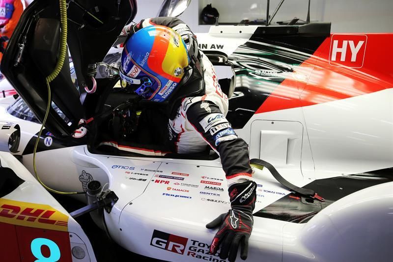 Alonso vuela en espera de reforzar su liderato en Fuji
