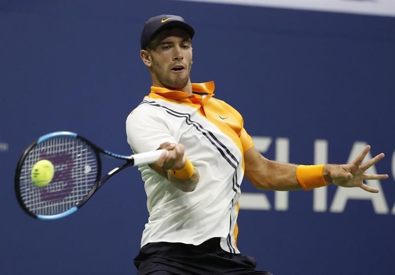 Coric elimina a Federer y jugará la final de Shanghái contra Djokovic