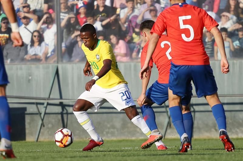 Chile y Brasil igualan 2-2 dos días después de terminar 1-1 en Rancagua