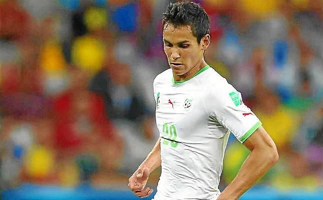 Mandi juega los 90 minutos en la derrota de Argelia