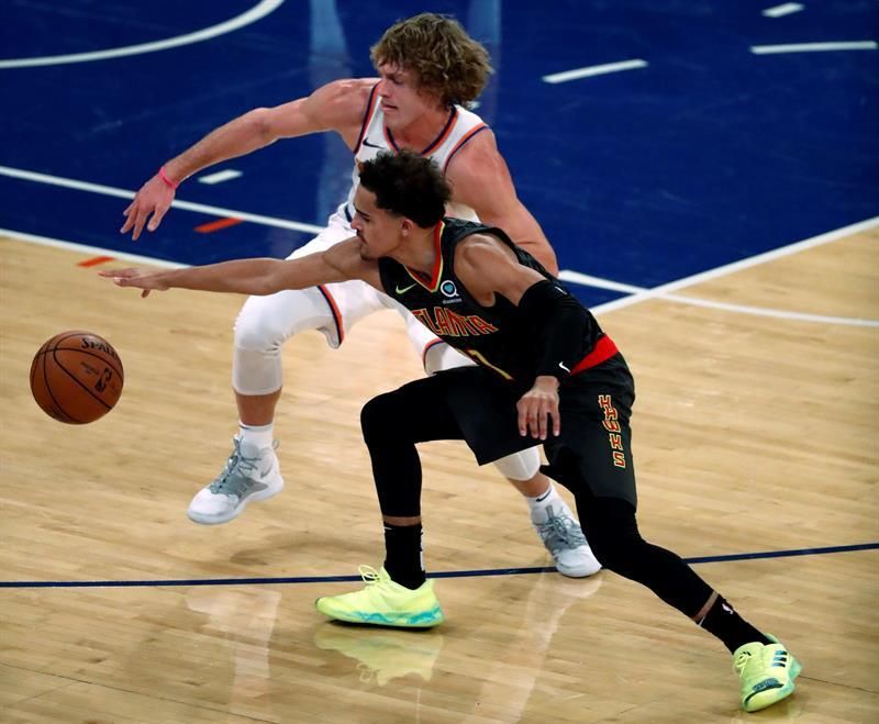 Ayton gana el duelo de novatos a Doncic