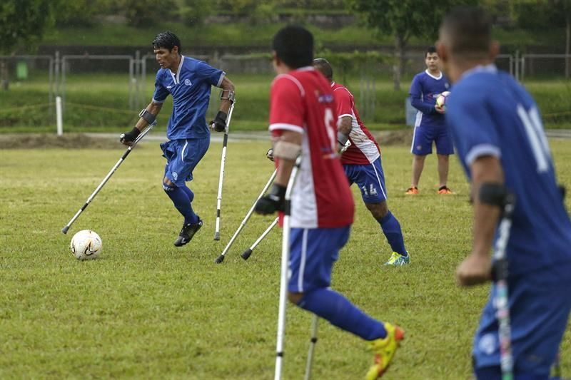 El Salvador entrega pabellón a la selección de fútbol amputados que va al mundial