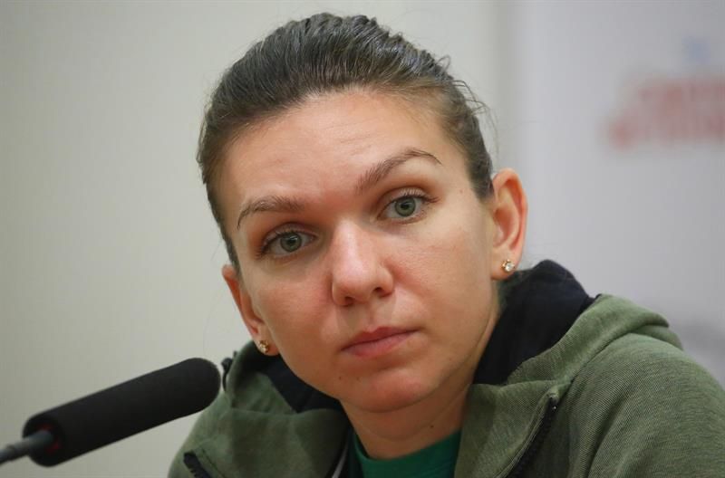 Halep sigue primera y Kerber es segunda por la derrota de Wozniacki