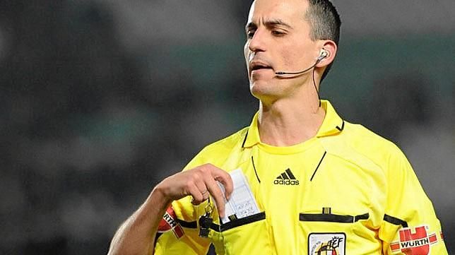 Betis y Sevilla ya conocen sus árbitros para la próxima jornada