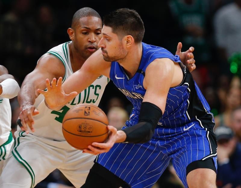 Raptors y Bucks marchan invictos; ganan Warriors; James y Lakers sin triunfo