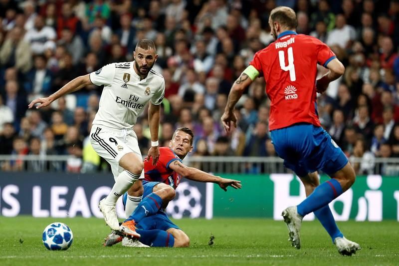Benzema: "Cristiano no está aquí y yo tengo que marcar más goles"