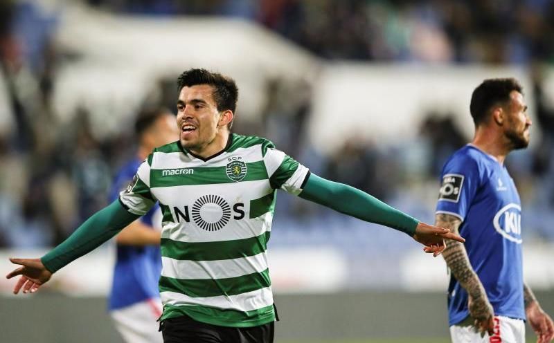 Acuña, vinculado al Betis en verano, renueva con el Sporting hasta 2023