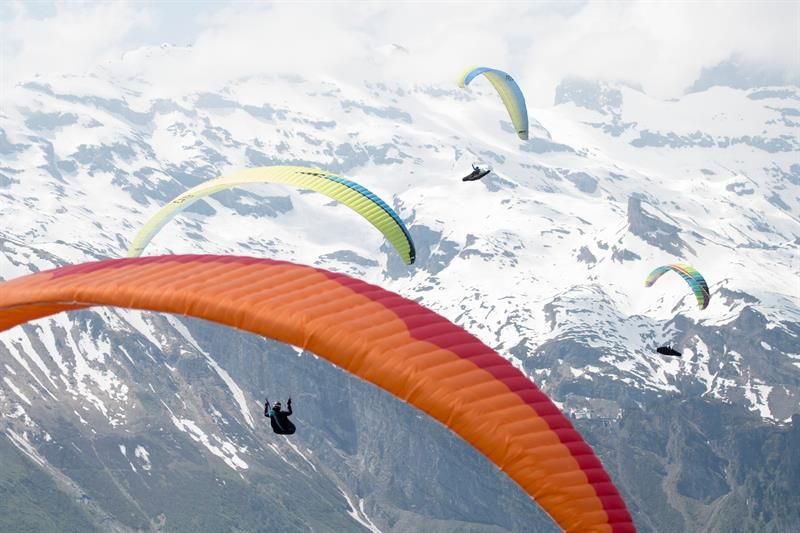 Rescatan en buen estado al parapentista español perdido 5 días en el Himalaya