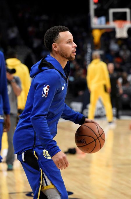 144-122. Curry logra 51 puntos en triunfo de los Warriors