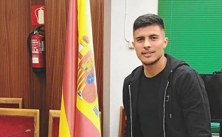 Narváez compra 'papeletas' para volver al Betis