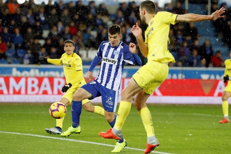 2-1. Calleri y Bastón personifican la fe del Alavés para remontar al Villarreal