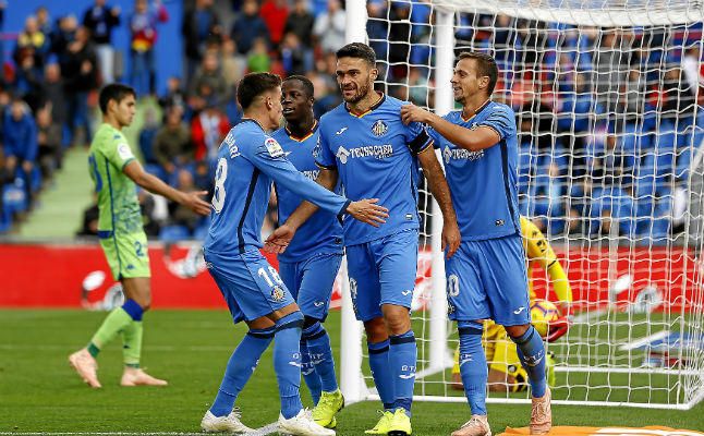 Molina redondea la cuenta goleadora a costa de su ex