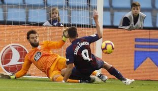 Enrich sufre una microrrotura fibrilar y es duda ante el Alavés