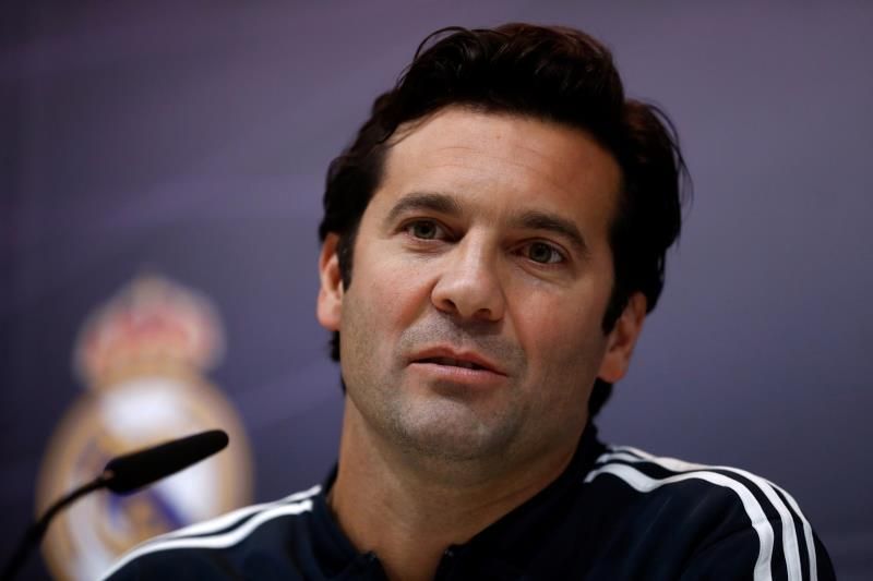 Solari no quiere comparaciones: "A Zizou dejarlo tranquilo en su grandeza"