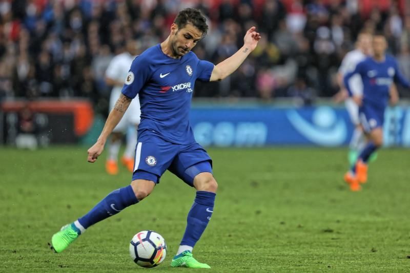 Fábregas mete al Chelsea en cuartos; Arsenal y Tottenham le acompañan