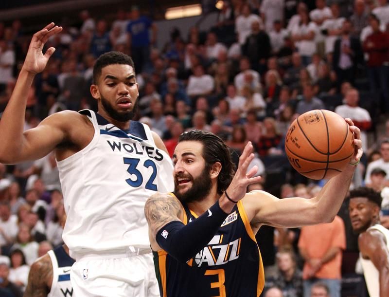 128-125: Rose anota 50 puntos y los Timberwolves cortan la racha triunfal a los Jazz