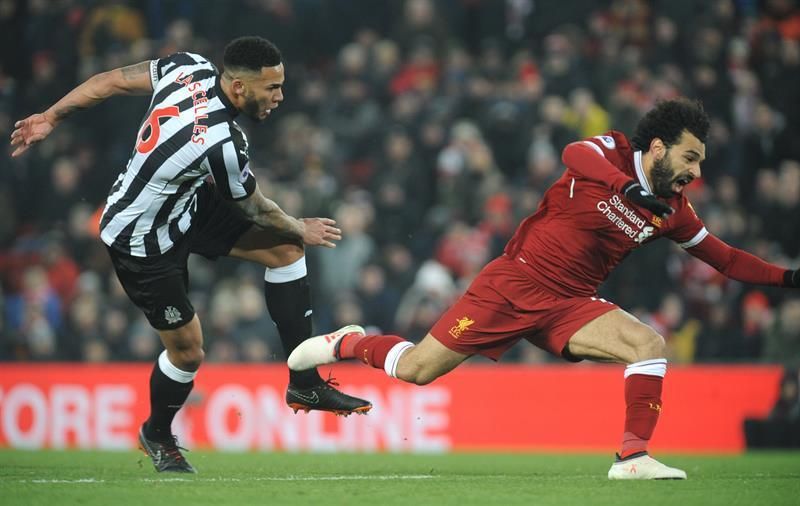 El capitán del Newcastle, Jamaal Lascelles, renueva hasta 2024