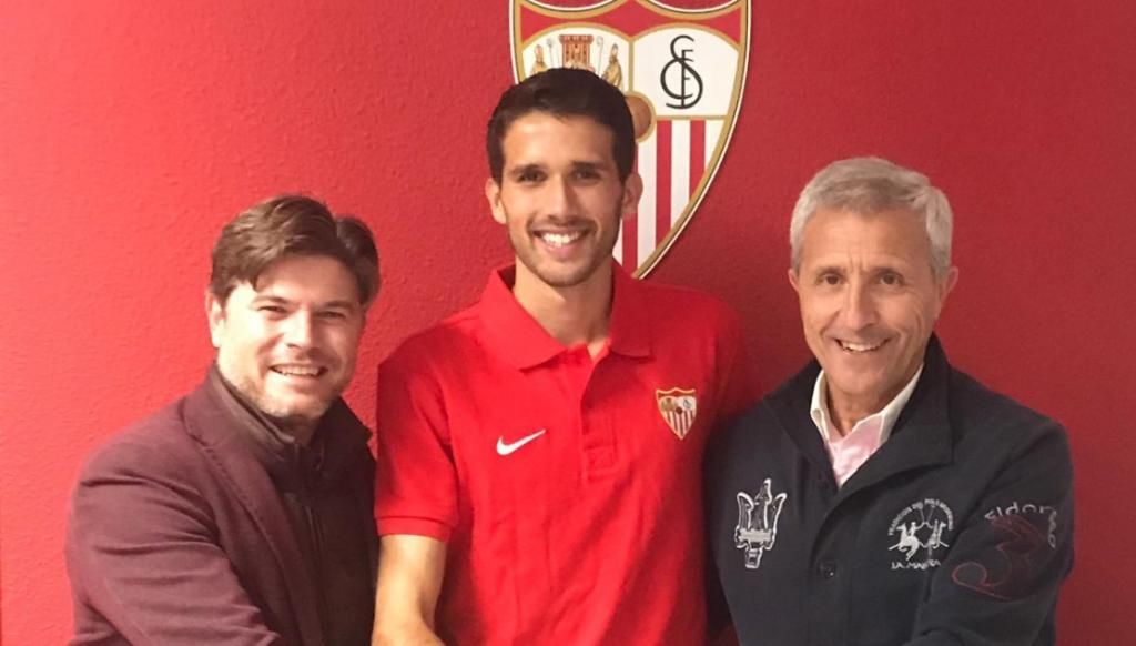 El Sevilla ata a Juanpe hasta 2020
