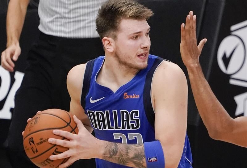 119-100. Doncic marca la diferencia en el duelo de equipos mal clasificados