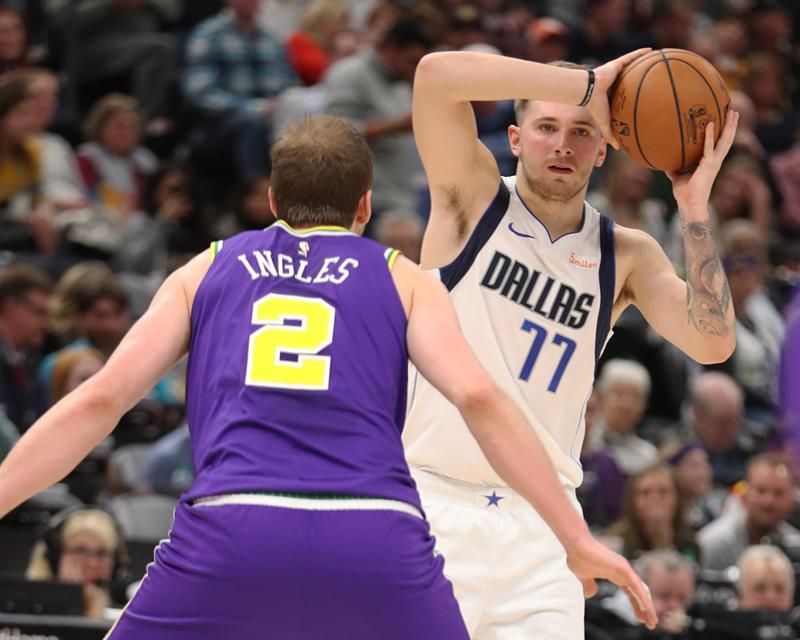 117-102. Mitchell y Jazz superan a Mavericks y cortan racha perdedora