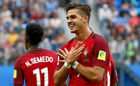André Silva y Vaclík, convocados por sus selecciones