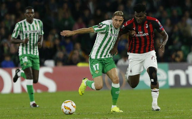Betis 1-1 Milan: Se siente desnudo si no lleva el frac