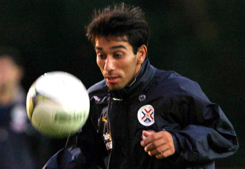 El delantero paraguayo Cuevas no olvida la explosión de adrenalina en el Superclásico