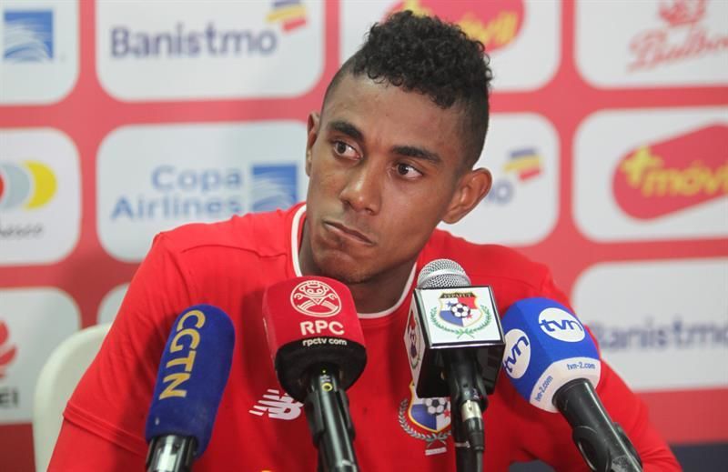 Bárcenas, centrocampista del Oviedo, baja para la selección de Panamá