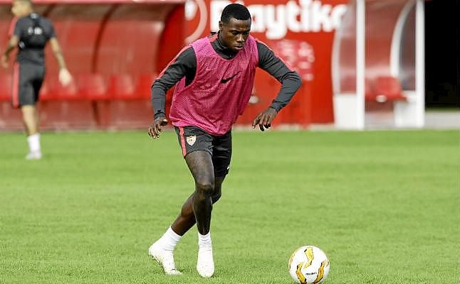 Koeman llama a Promes para los compromisos internacionales