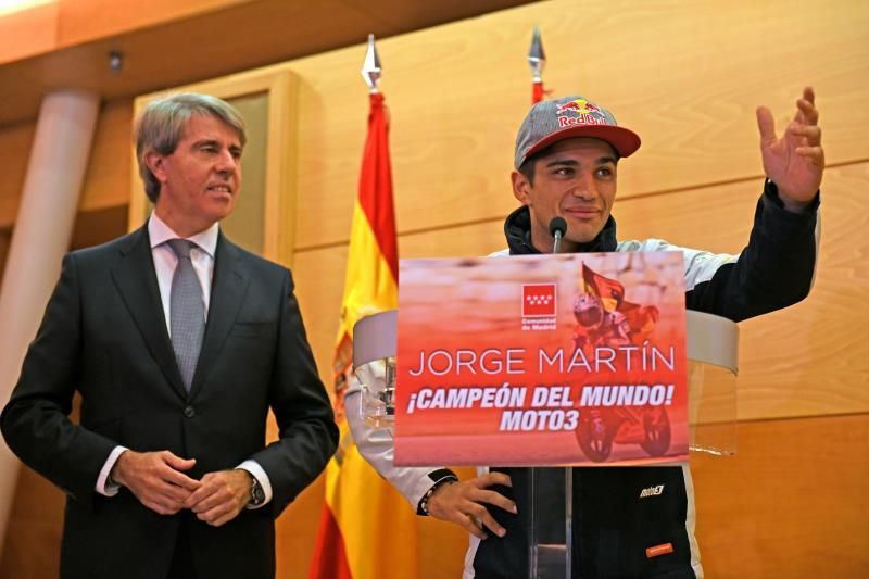 Garrido recibe al campeón mundial de Moto3 y destaca su "afán de superación"