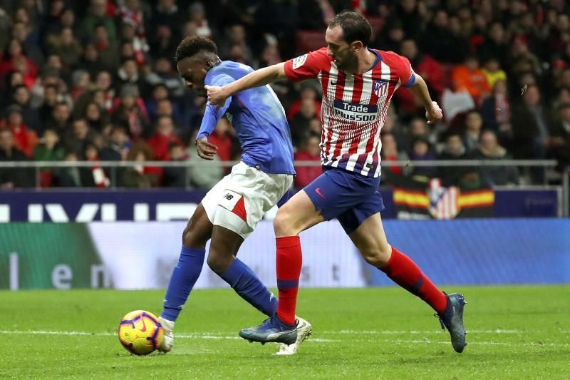 Las pruebas confirman la lesión muscular de Godín