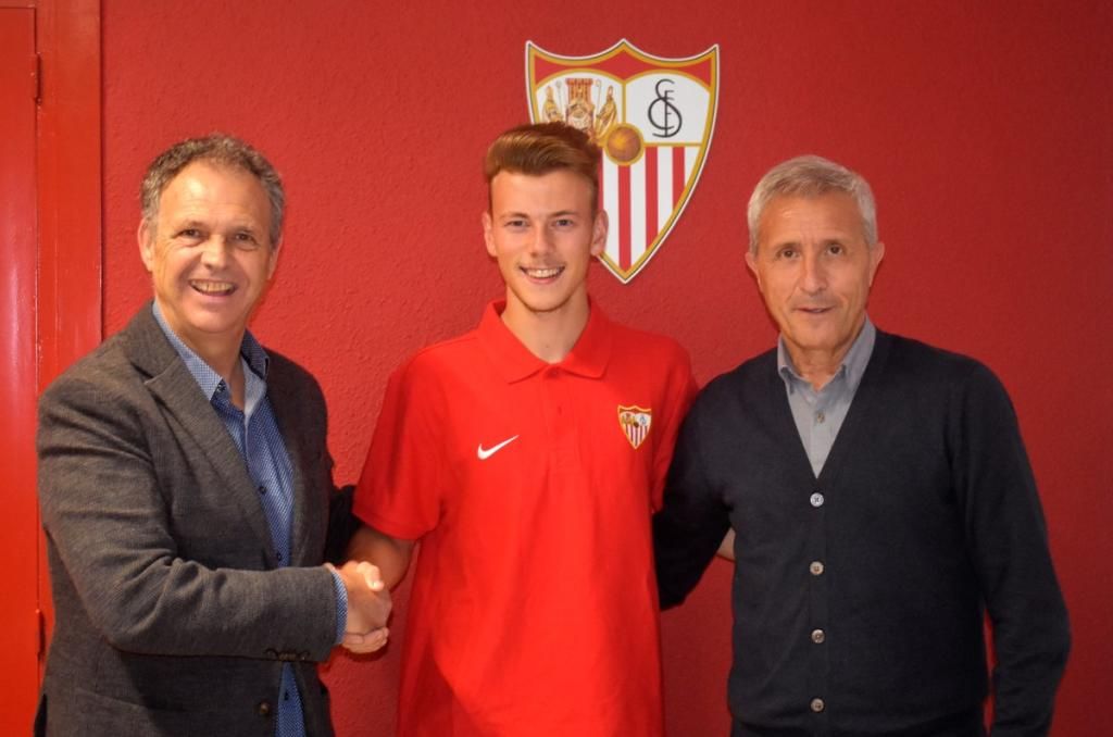 El Sevilla ata a Javi Vázquez