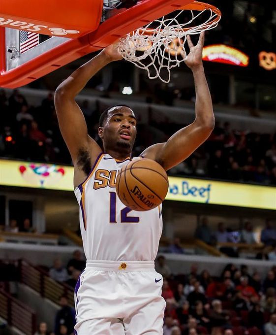 116-96. T.J. Warren y los Suns sorprenden a los Spurs