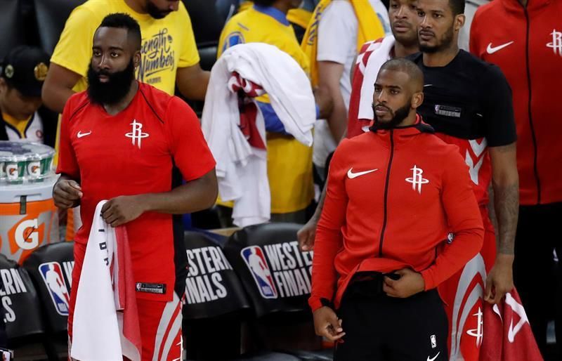 107-86. Harden anota 27 puntos y Rockets se vengan de Warriors